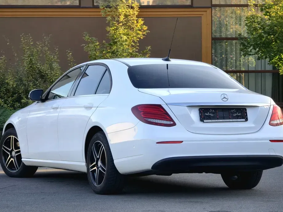 Mercedes-Benz E W213 200 d T-Modell Aut — imagine 4