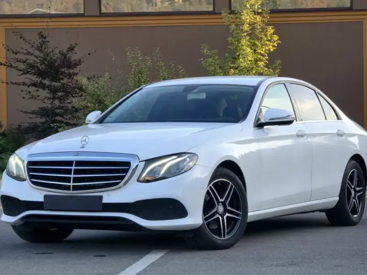 Mercedes-Benz E W213 200 d T-Modell Aut