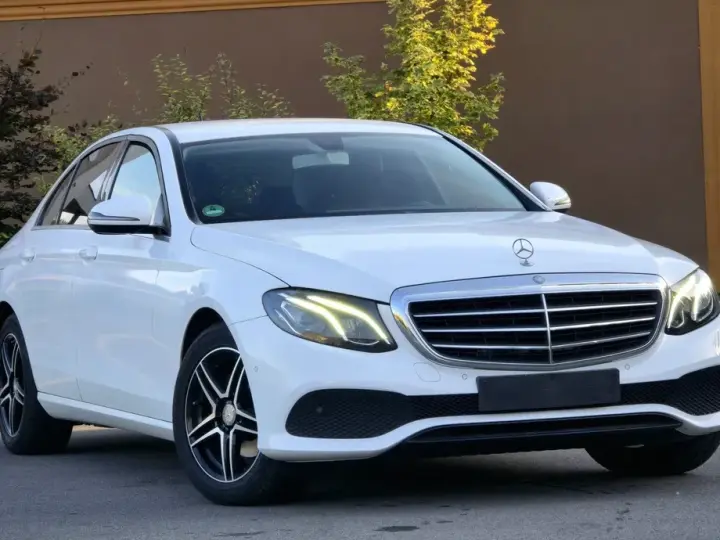 Mercedes-Benz E W213 200 d T-Modell Aut