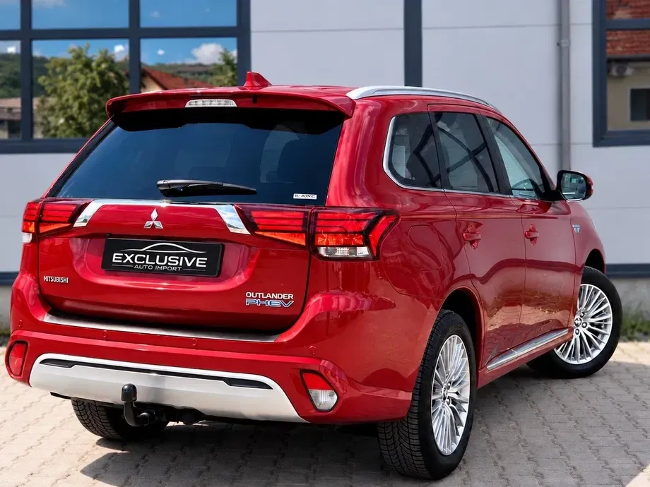 Mitsubishi Outlander — imagine 8