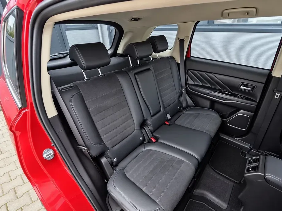 Mitsubishi Outlander — imagine 7
