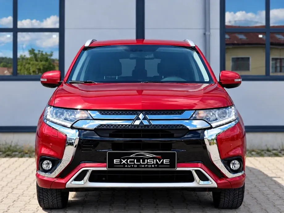 Mitsubishi Outlander — imagine 2