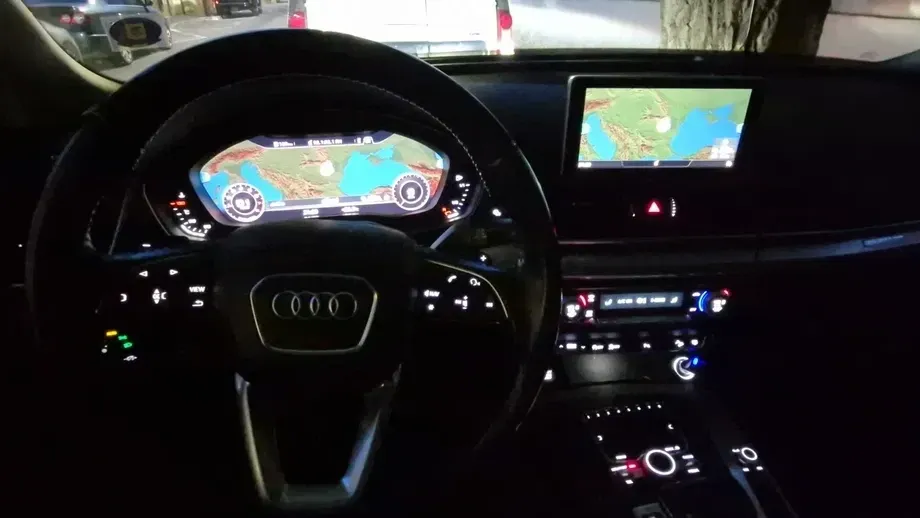 Audi Q5 FY 2.0 TFSI S tronic Sport — imagine 4