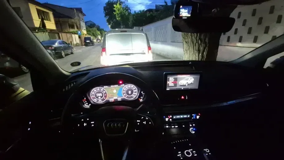Audi Q5 FY 2.0 TFSI S tronic Sport — imagine 2