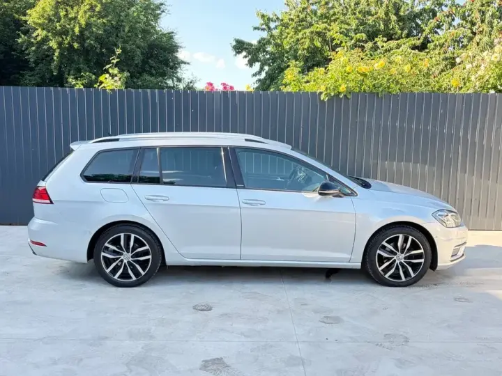 Volkswagen Golf VII 2.0 TDI SCR DSG IQ.DRIVE