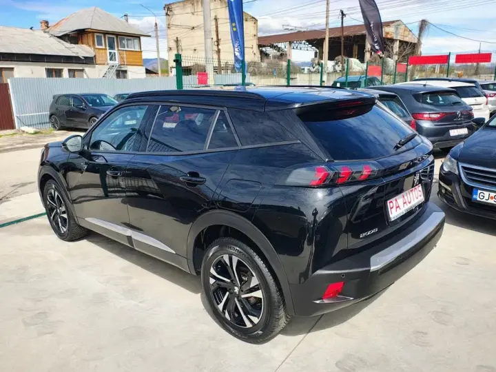 Peugeot 2008 II 1.5 BlueHDI 130 S&S EAT8 Allure