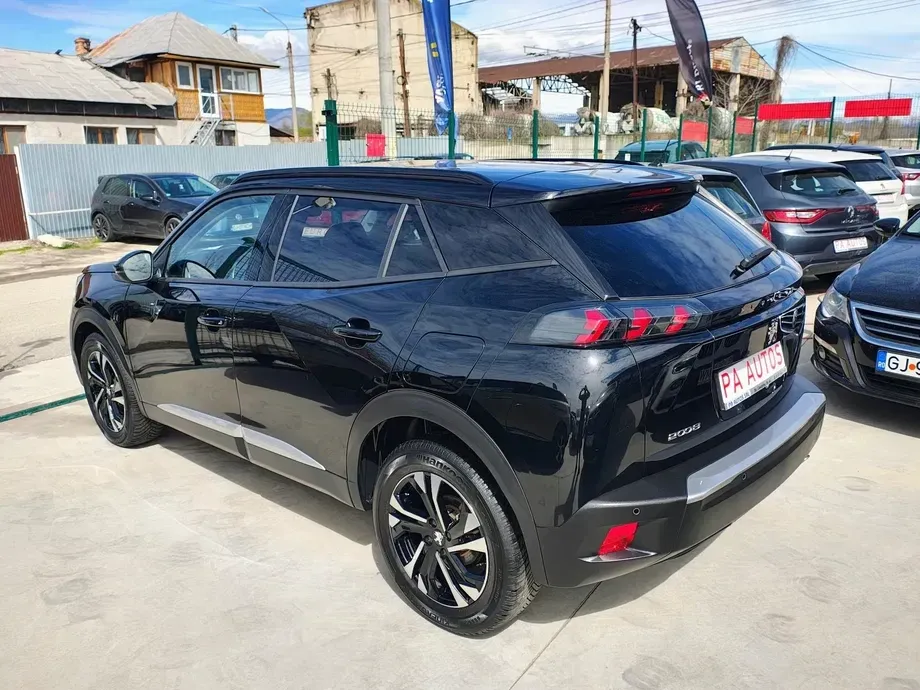 Peugeot 2008 II 1.5 BlueHDI 130 S&S EAT8 Allure — imagine 3
