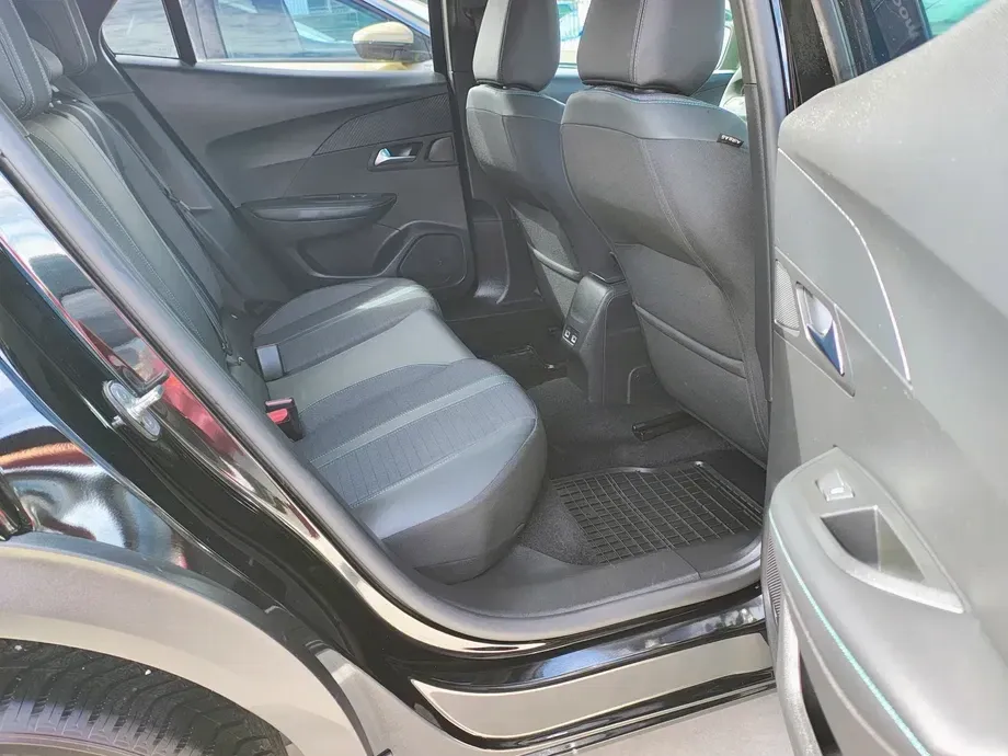 Peugeot 2008 II 1.5 BlueHDI 130 S&S EAT8 Allure — imagine 10
