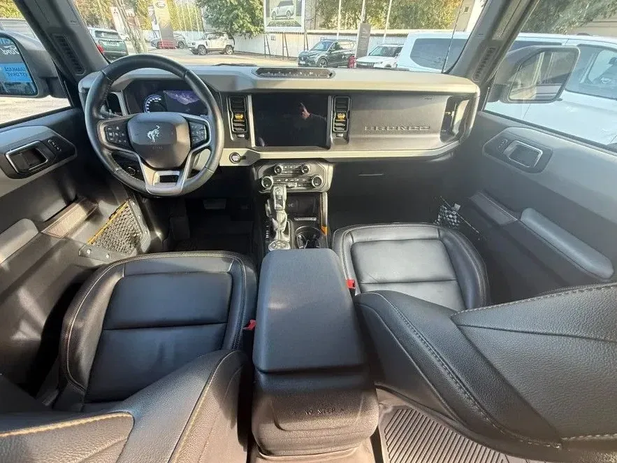 Ford Bronco — imagine 10