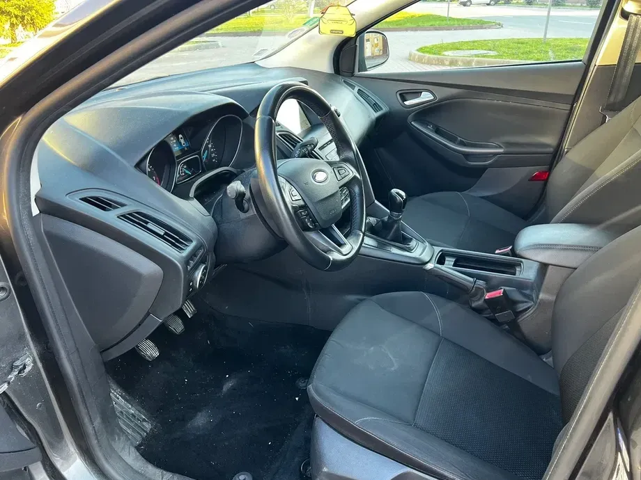 Ford Focus — imagine 6