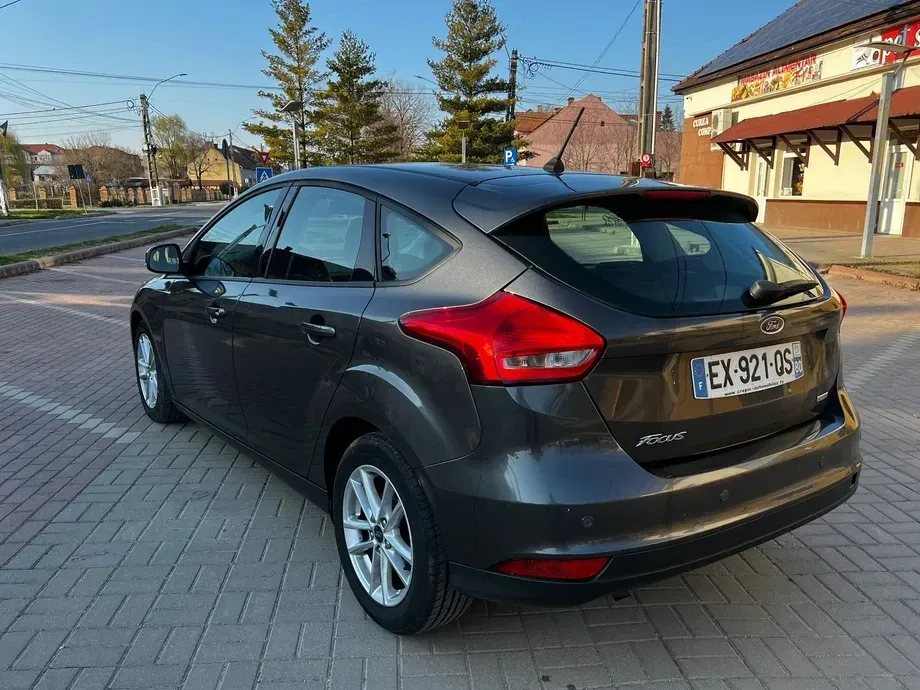 Ford Focus — imagine 4