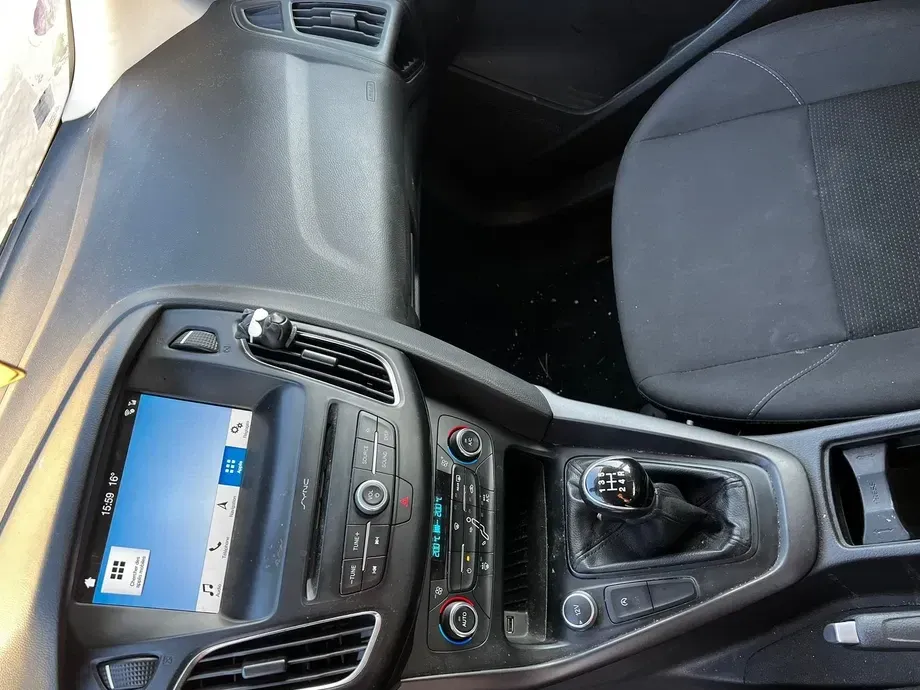 Ford Focus — imagine 7
