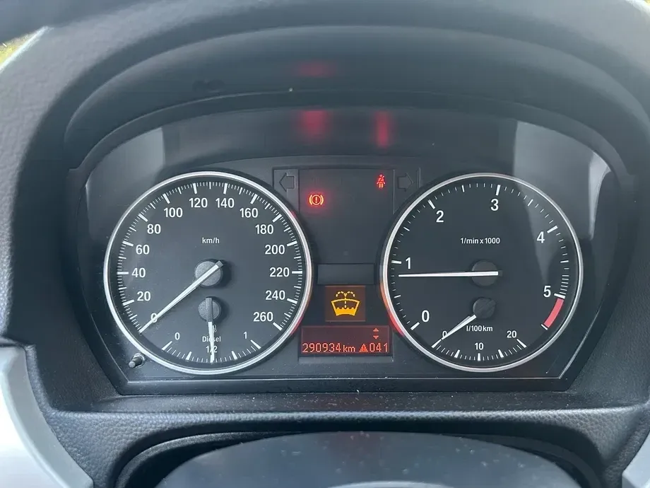 BMW Seria 3 E90/E91/E92/E93 320d — imagine 4