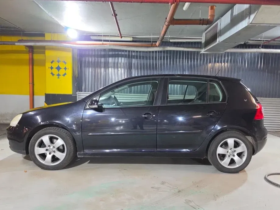 Volkswagen Golf V 1.6 Tour — imagine 4