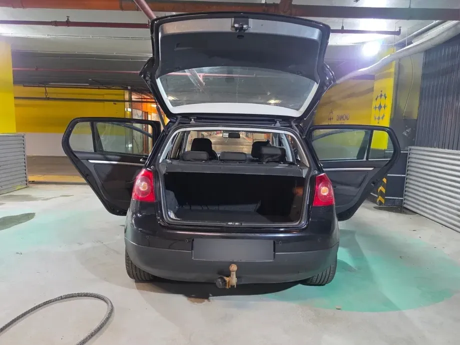 Volkswagen Golf V 1.6 Tour — imagine 9