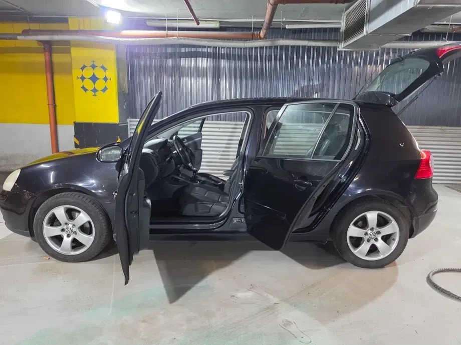 Volkswagen Golf V 1.6 Tour — imagine 8
