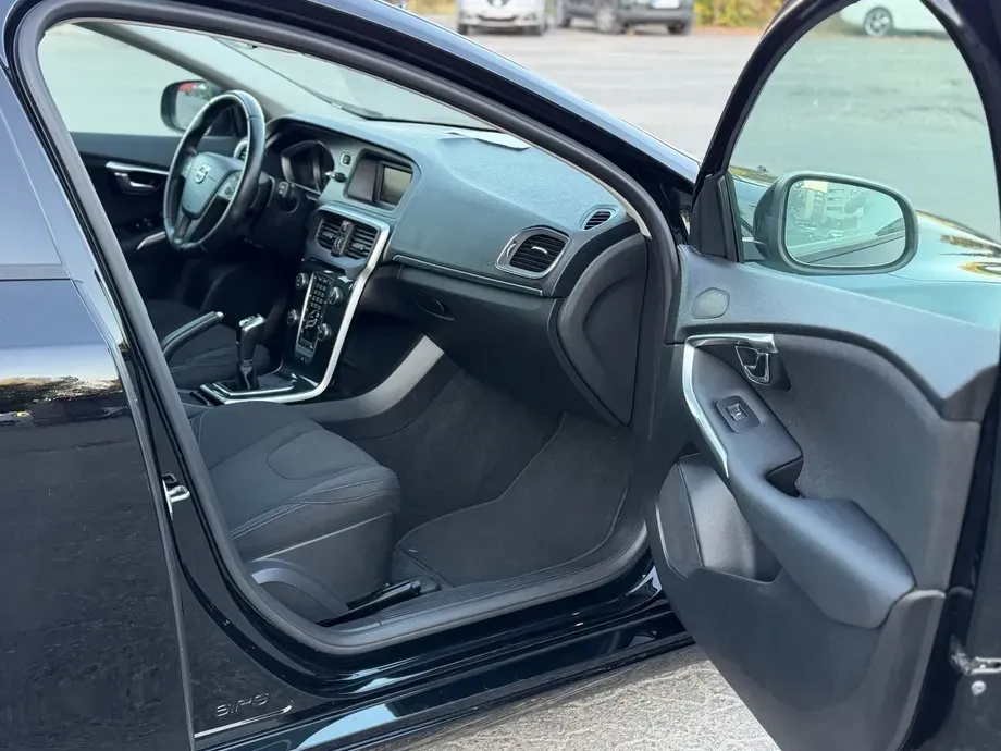 Volvo V40 II — imagine 10