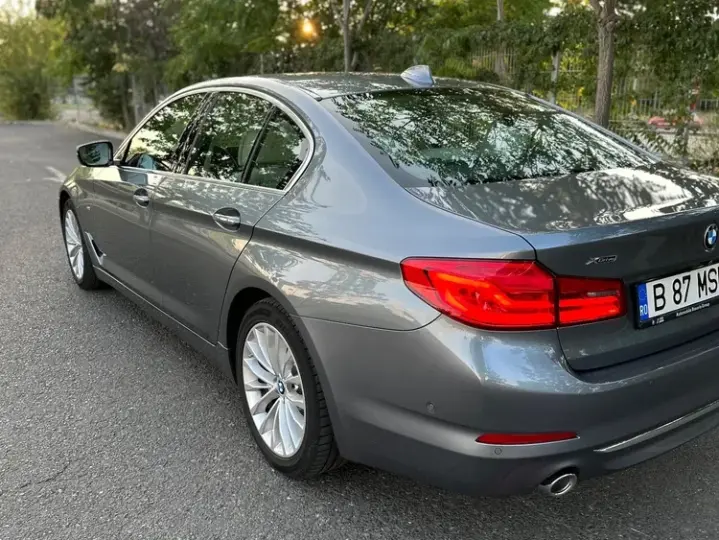 BMW Seria 5 G30/G31 [2017 - Prezent] 520d xDrive AT