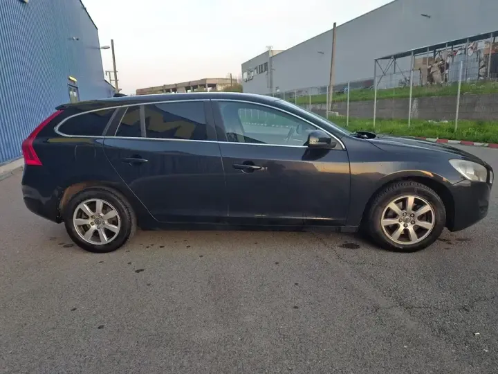 Volvo V60 I DRIVe Start-Stop Momentum