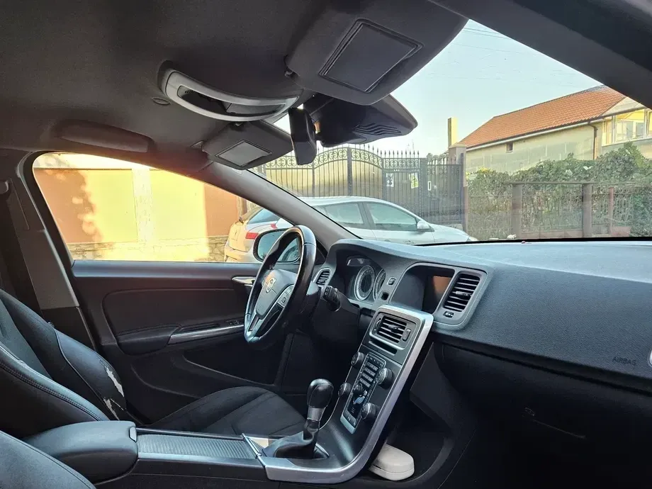 Volvo V60 I DRIVe Start-Stop Momentum — imagine 7