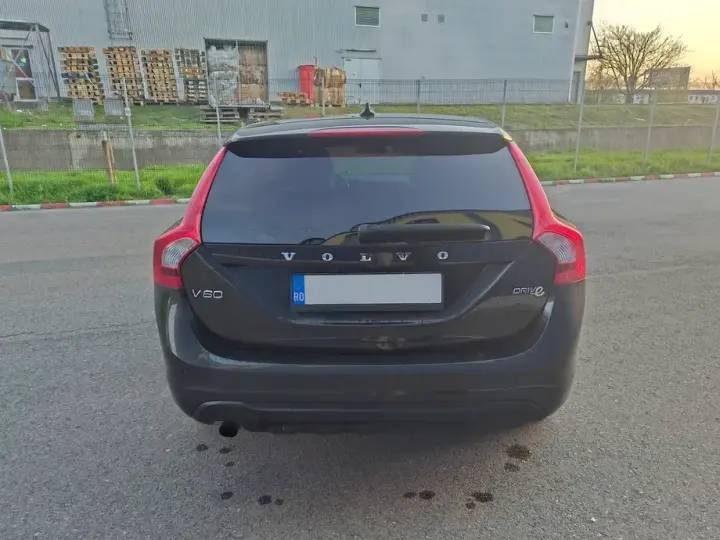 Volvo V60 I DRIVe Start-Stop Momentum