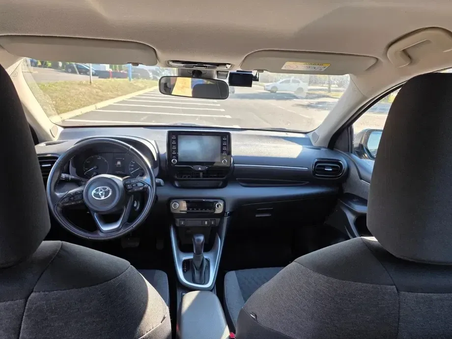 Toyota Yaris 1.5 VVT-i HSD Dynamic Bi-tone — imagine 9