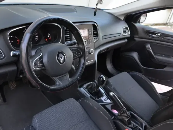Renault Mégane IV ENERGY TCe 100 EXPERIENCE