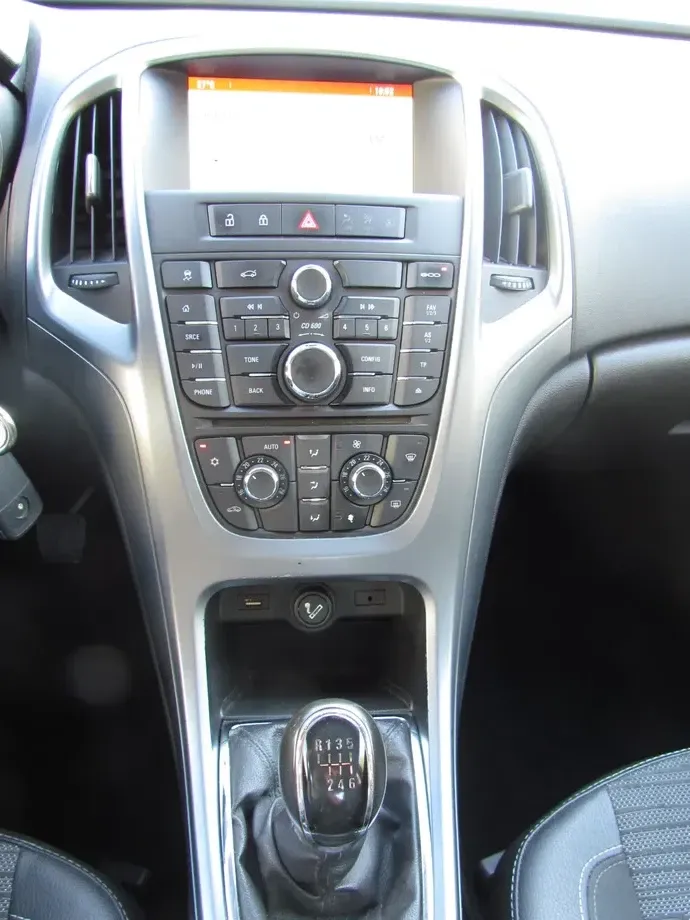 Opel Astra J — imagine 8