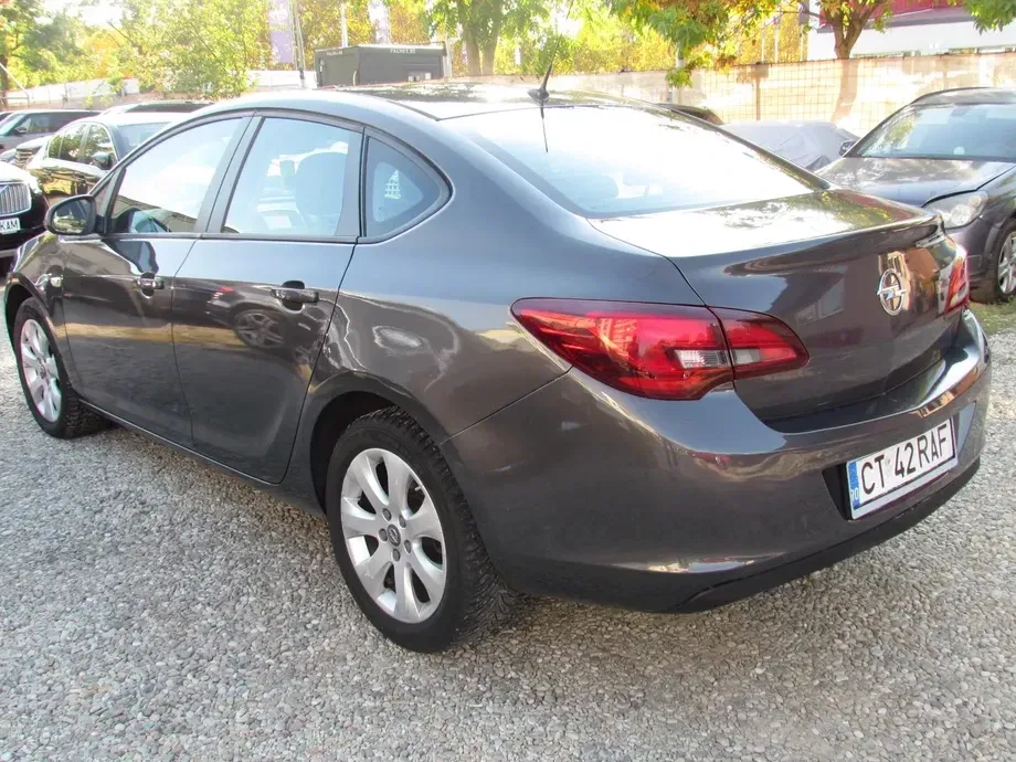 Opel Astra J — imagine 4