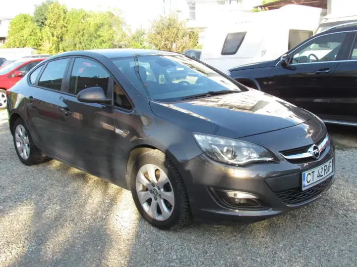Opel Astra J