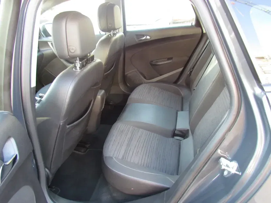 Opel Astra J — imagine 10