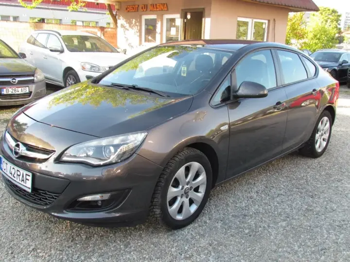 Opel Astra J