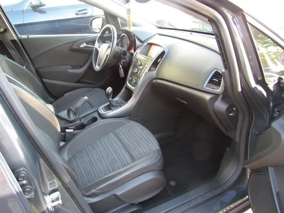 Opel Astra J — imagine 9