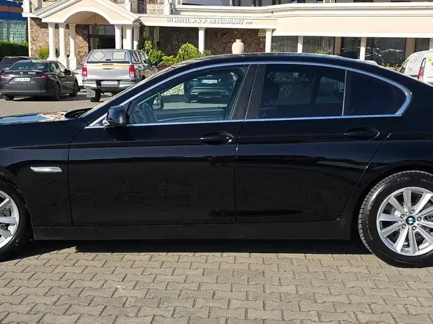 BMW Seria 5 F10/F11/F07 [2010 - 2017] 520d Luxury Line