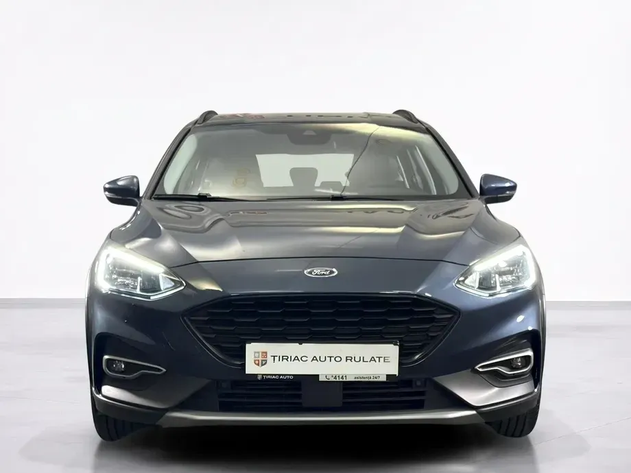 Ford Focus — imagine 8