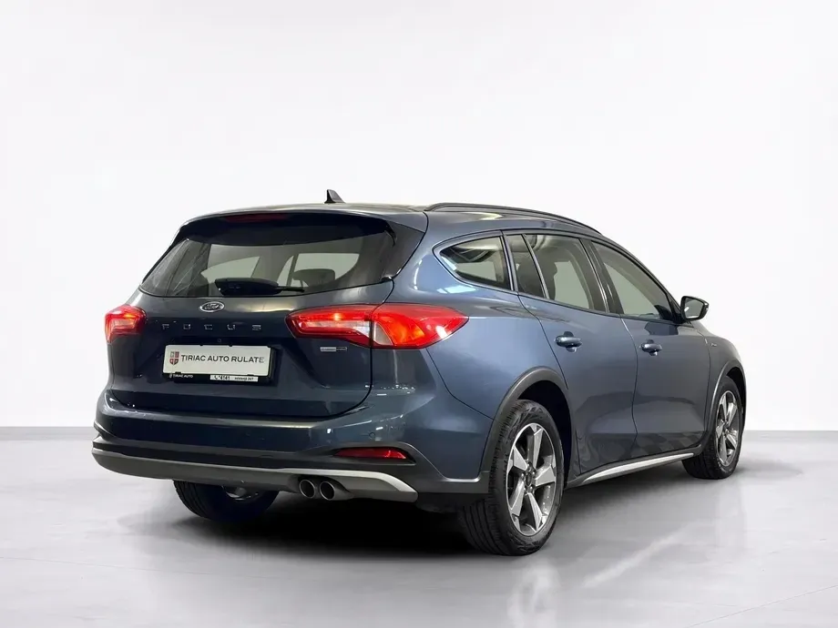 Ford Focus — imagine 5