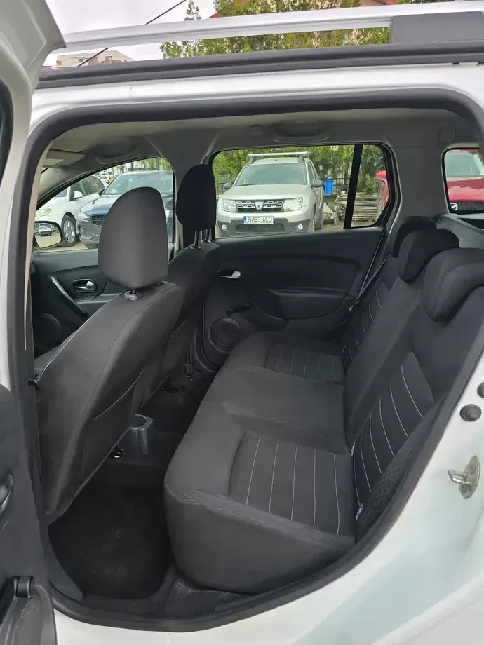 Dacia Logan 1.5 dCi Laureate — imagine 9