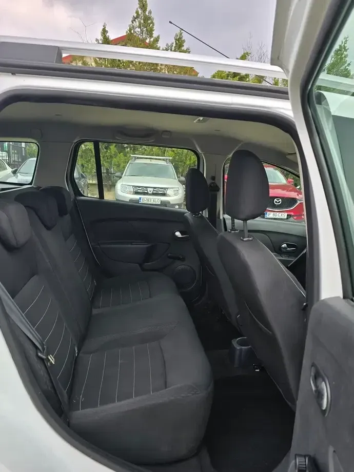 Dacia Logan 1.5 dCi Laureate — imagine 10