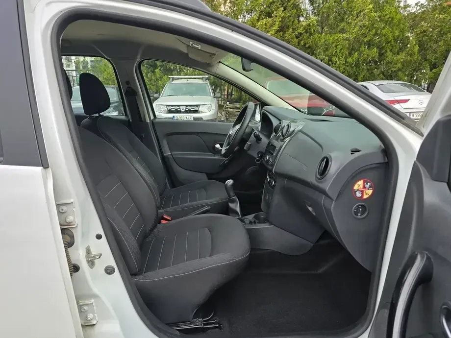 Dacia Logan 1.5 dCi Laureate — imagine 8