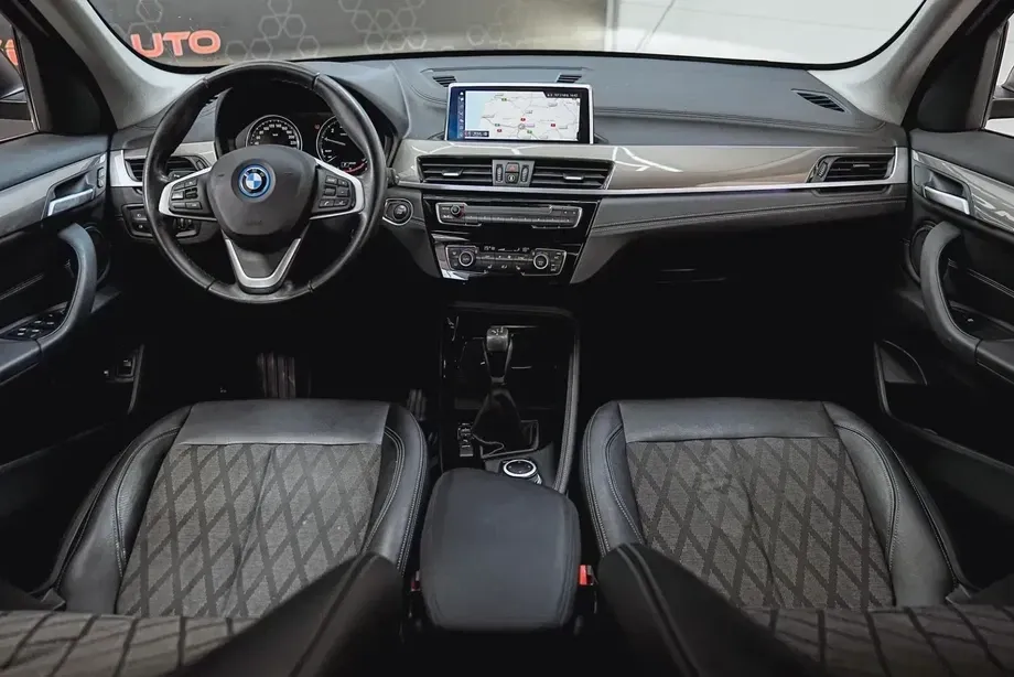 BMW X1 xDrive25e Sport Line — imagine 3