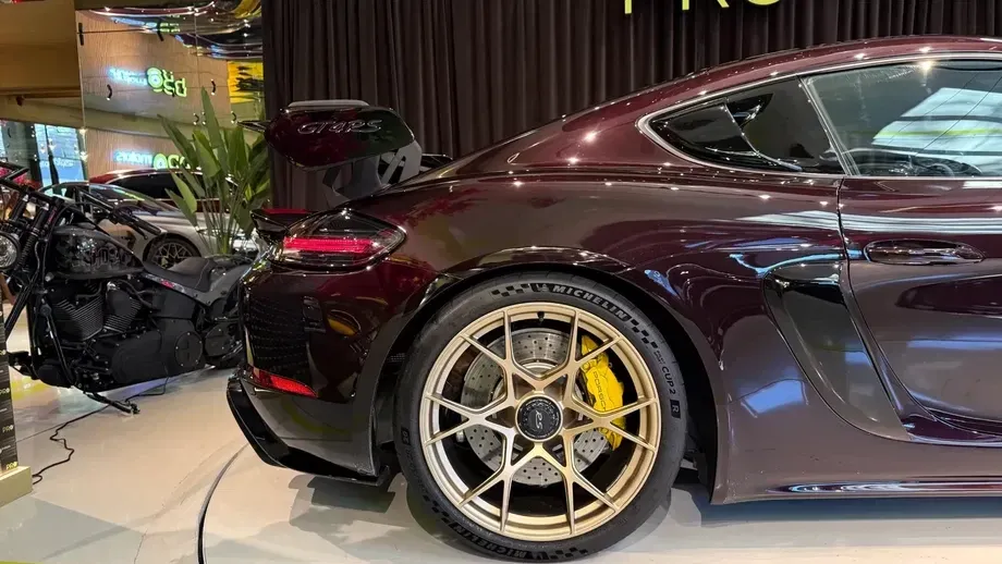 Porsche Cayman 718 GT4 RS — imagine 7