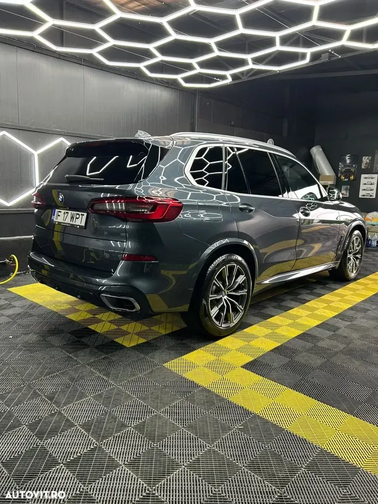 BMW X5 xDrive40i — imagine 2
