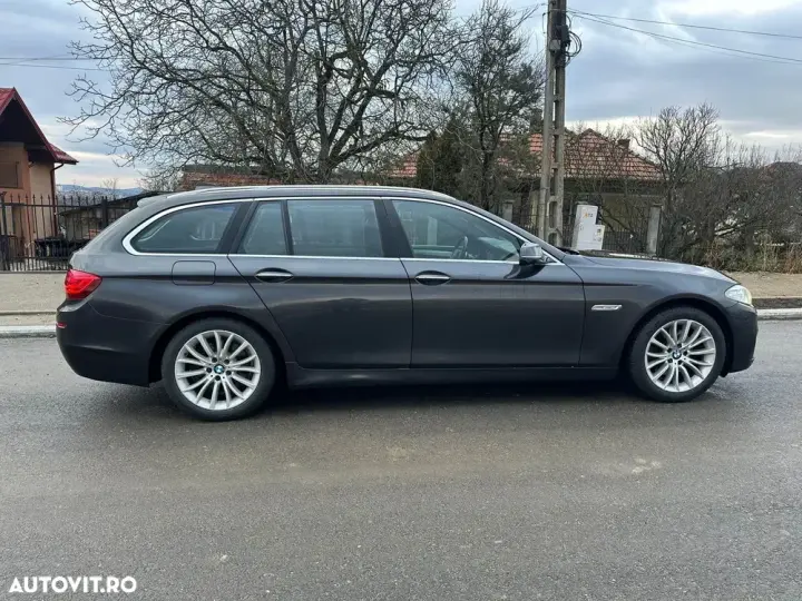 BMW Seria 5 F10/F11/F07 [2010 - 2017] 520d xDrive Aut. Luxury Line