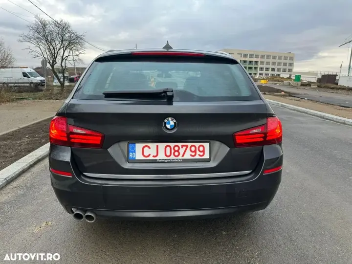 BMW Seria 5 F10/F11/F07 [2010 - 2017] 520d xDrive Aut. Luxury Line