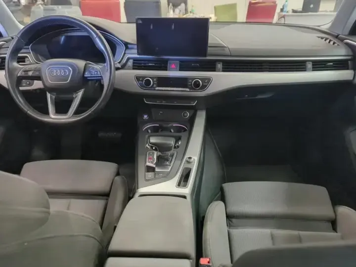 Audi A4 Limuzina B9