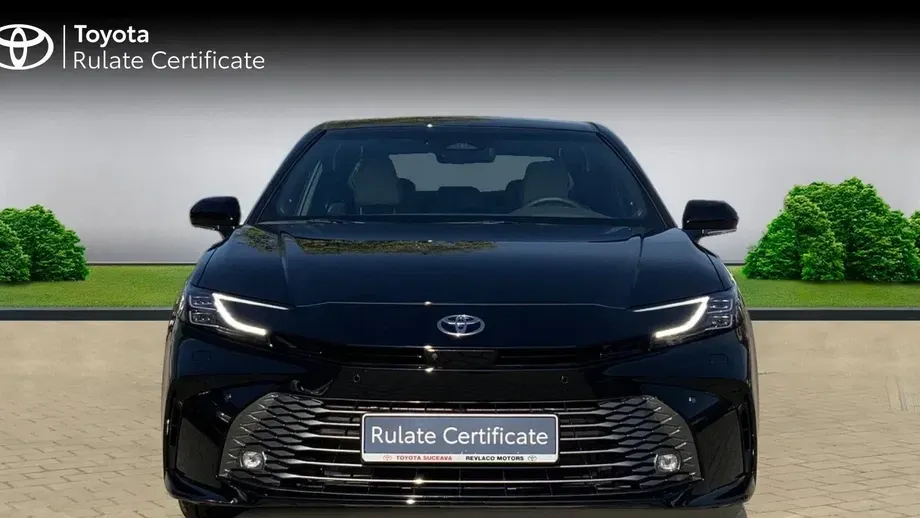 Toyota Camry 2.5 HEV Luxury — imagine 2