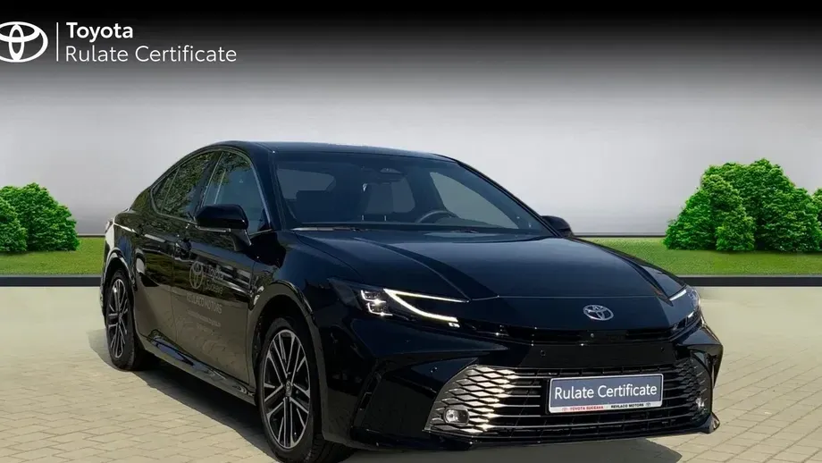 Toyota Camry 2.5 HEV Luxury — imagine 3