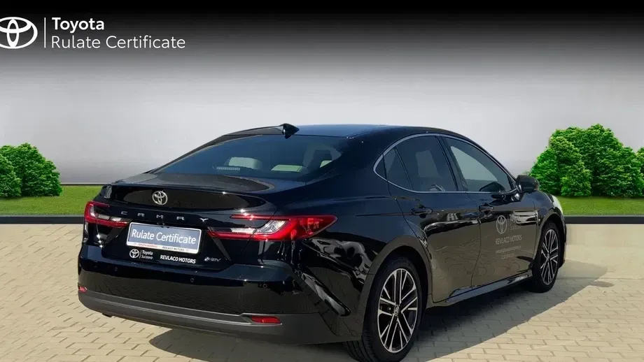 Toyota Camry 2.5 HEV Luxury — imagine 6