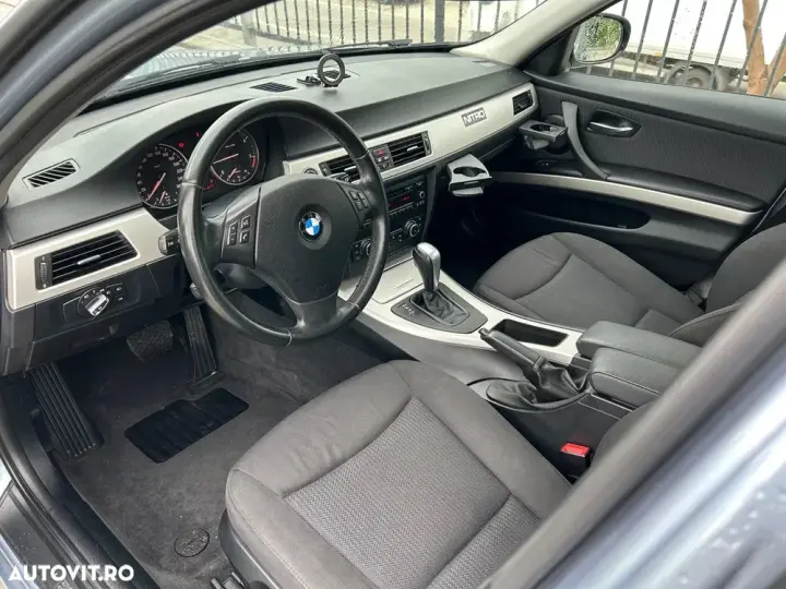BMW Seria 3 E90/E91/E92/E93 [2005 - 2013] 318d DPF Aut.