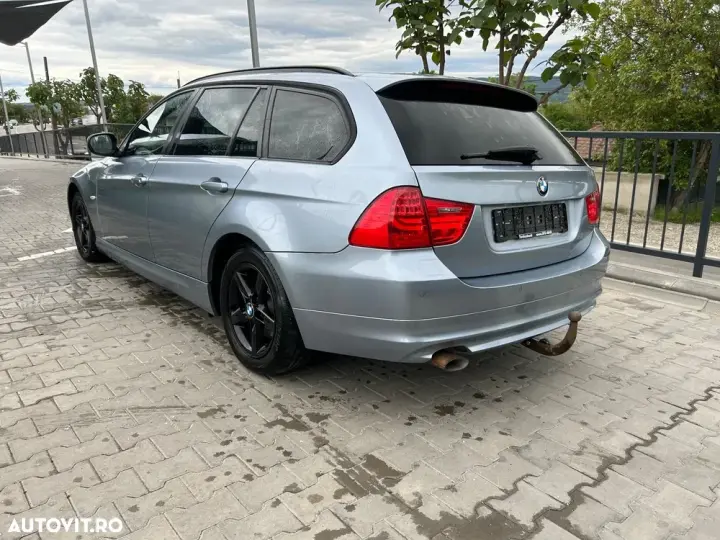 BMW Seria 3 E90/E91/E92/E93 [2005 - 2013] 318d DPF Aut.